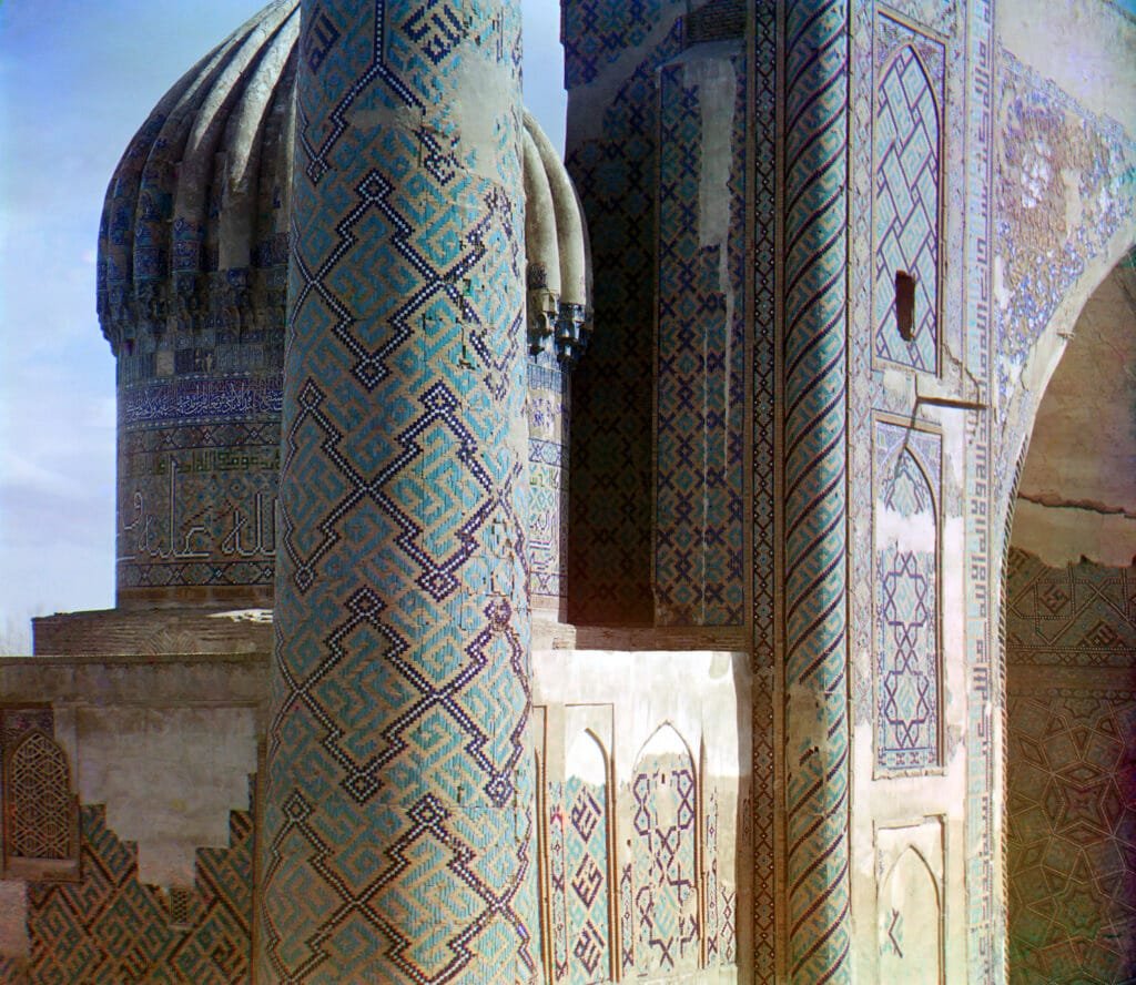 Sher-Dor Madrasah in the Early 20th Century.
Photo by S. M. Prokudin-Gorsky.
