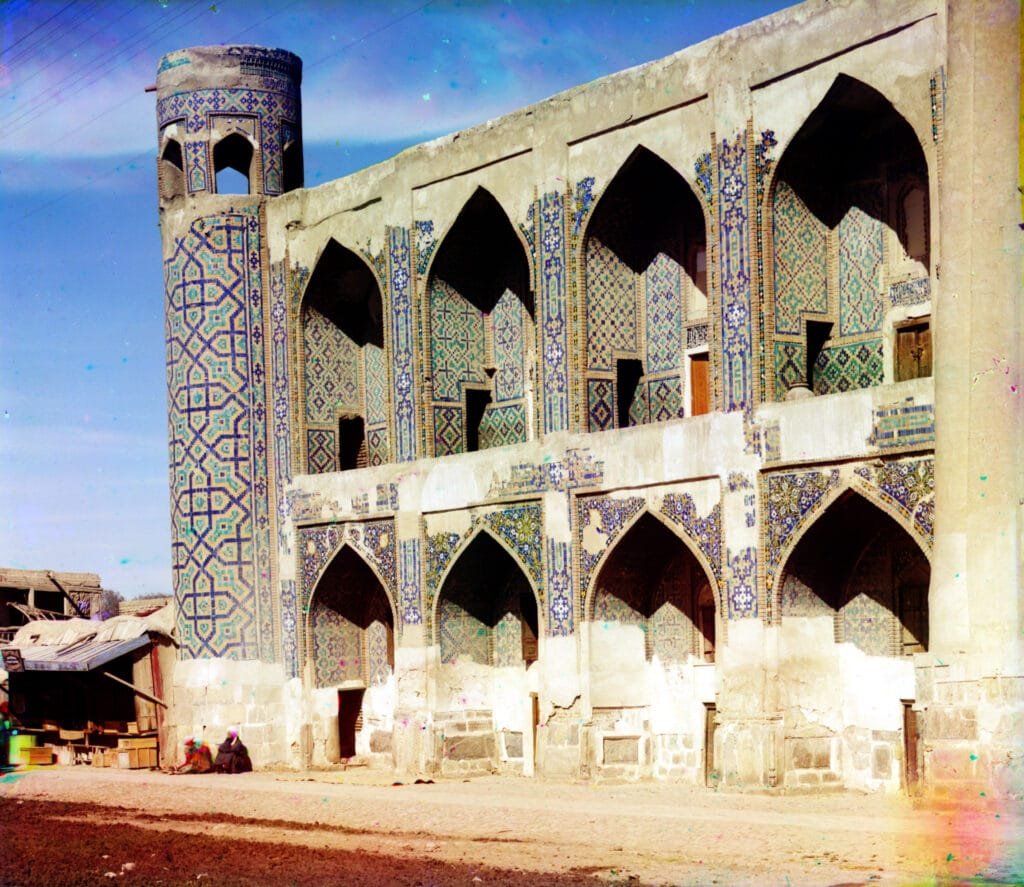 "Tillya-Kari Madrasah Between 1905 and 1915.
Photo by S. M. Prokudin-Gorsky."