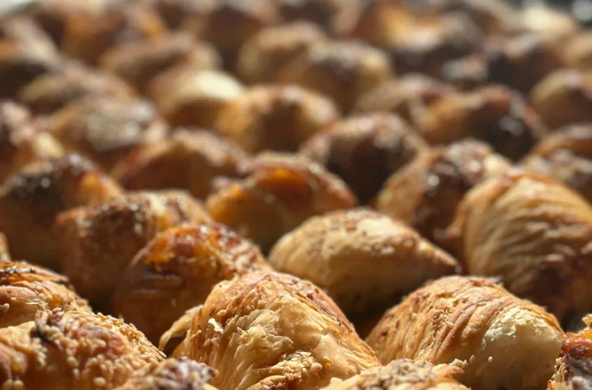  The Story and Art of Samsa with Over 1,000 Years of Culinary Tradition