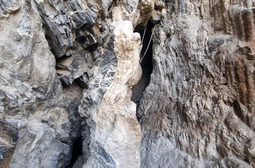  Hazrat Daud Cave: A Legendary Pilgrimage Site and Natural Wonder with 1303 Stairs to the Summit