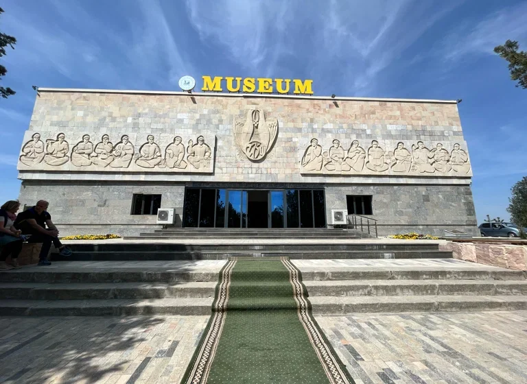 "The Afrasiab Museum of Samarkand History: Showcasing 2,500 Years of Heritage and Over 22,000 Artifacts"