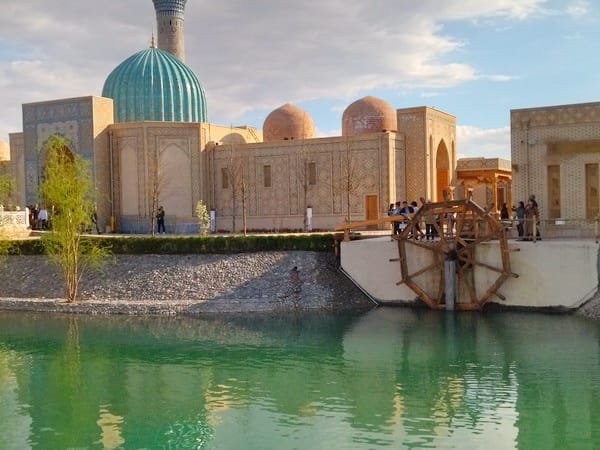 "Ethnographic Park 'Eternal City,' Samarkand: Showcasing Over 100 Cultural Exhibits and Traditional Crafts"