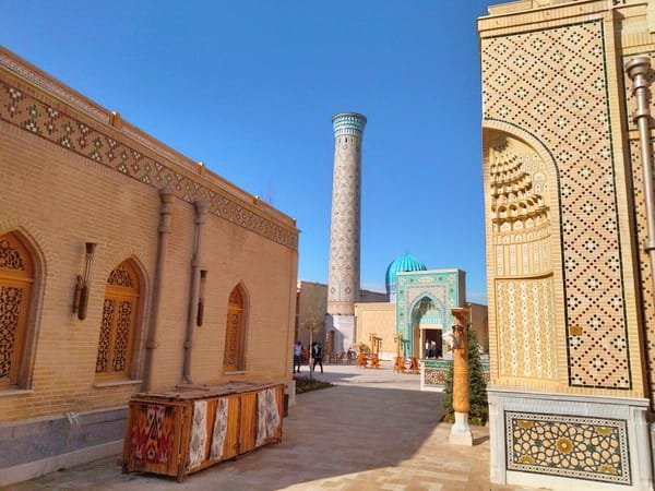 "Ethnographic Park 'Eternal City,' Samarkand: Showcasing Over 100 Cultural Exhibits and Traditional Crafts"