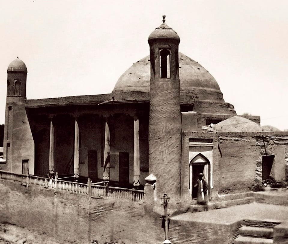 "Hazrat Khizr Mosque in the Early 20th Century"